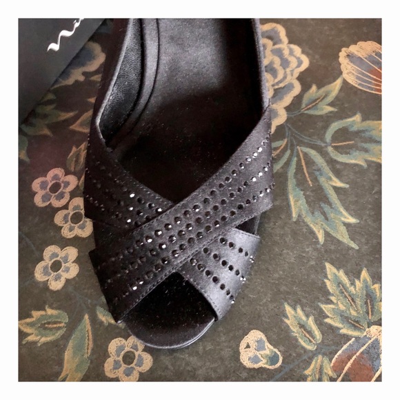 👠 NINA “Camille” Slingback Peep-Toe Sandals👠 - Picture 5 of 8